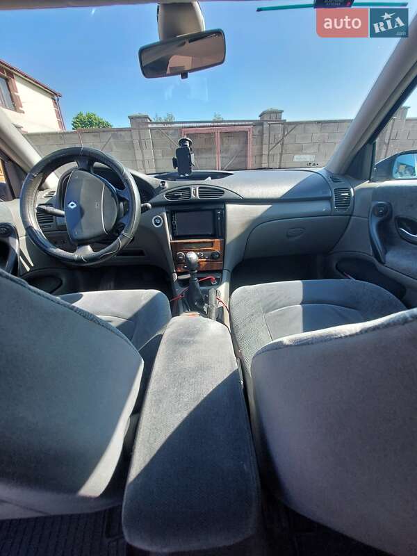 Універсал Renault Laguna 2002 в Сарнах