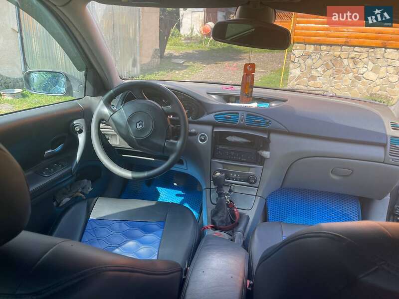 Лифтбек Renault Laguna 2002 в Турке