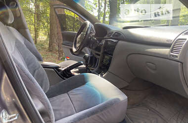 Лифтбек Renault Laguna 2001 в 