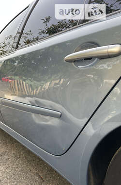 Лифтбек Renault Laguna 2005 в 