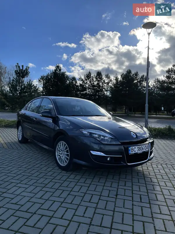 Ліфтбек Renault Laguna 2011 в 
