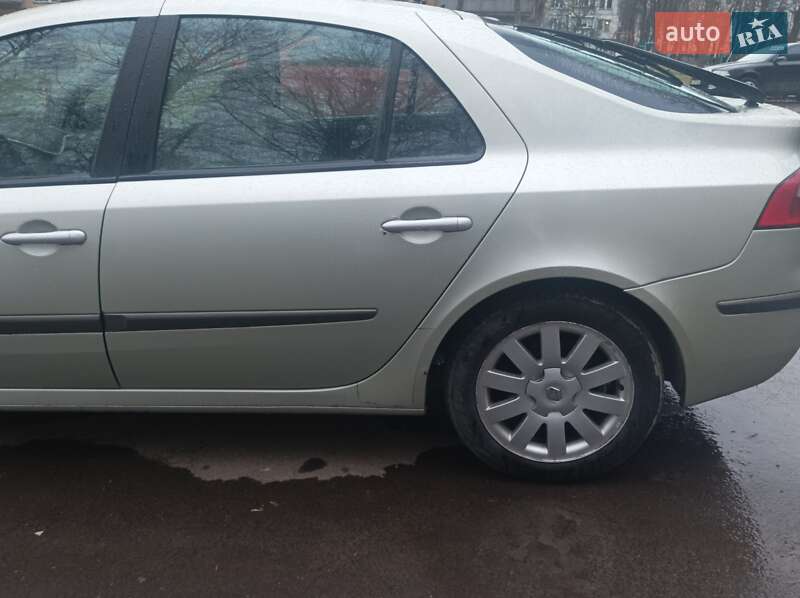 Лифтбек Renault Laguna 2002 в Хмельницком
