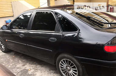 Ліфтбек Renault Laguna 1997 в 