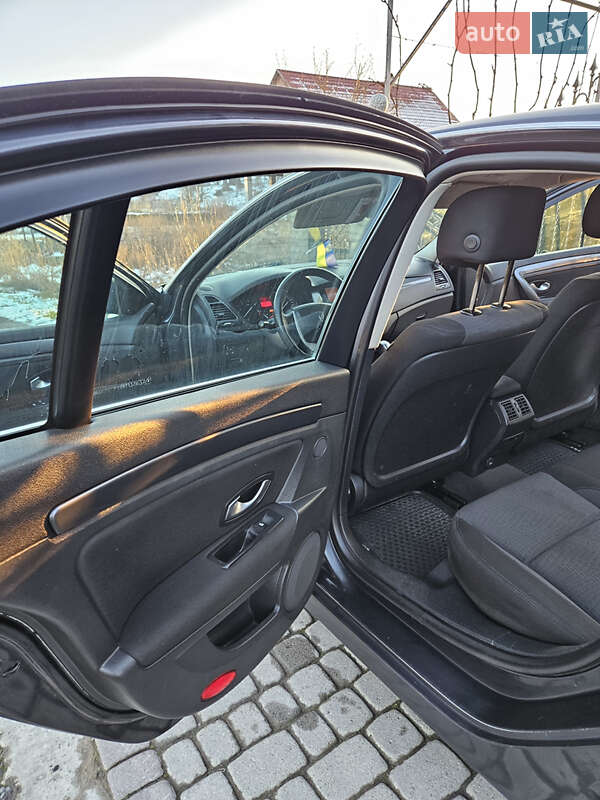 Лифтбек Renault Laguna 2009 в Виноградове