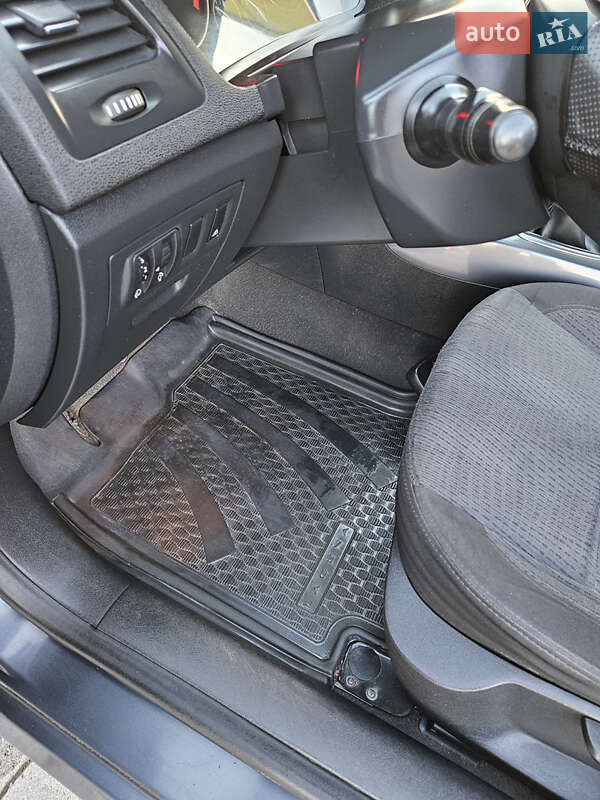 Лифтбек Renault Laguna 2009 в Виноградове