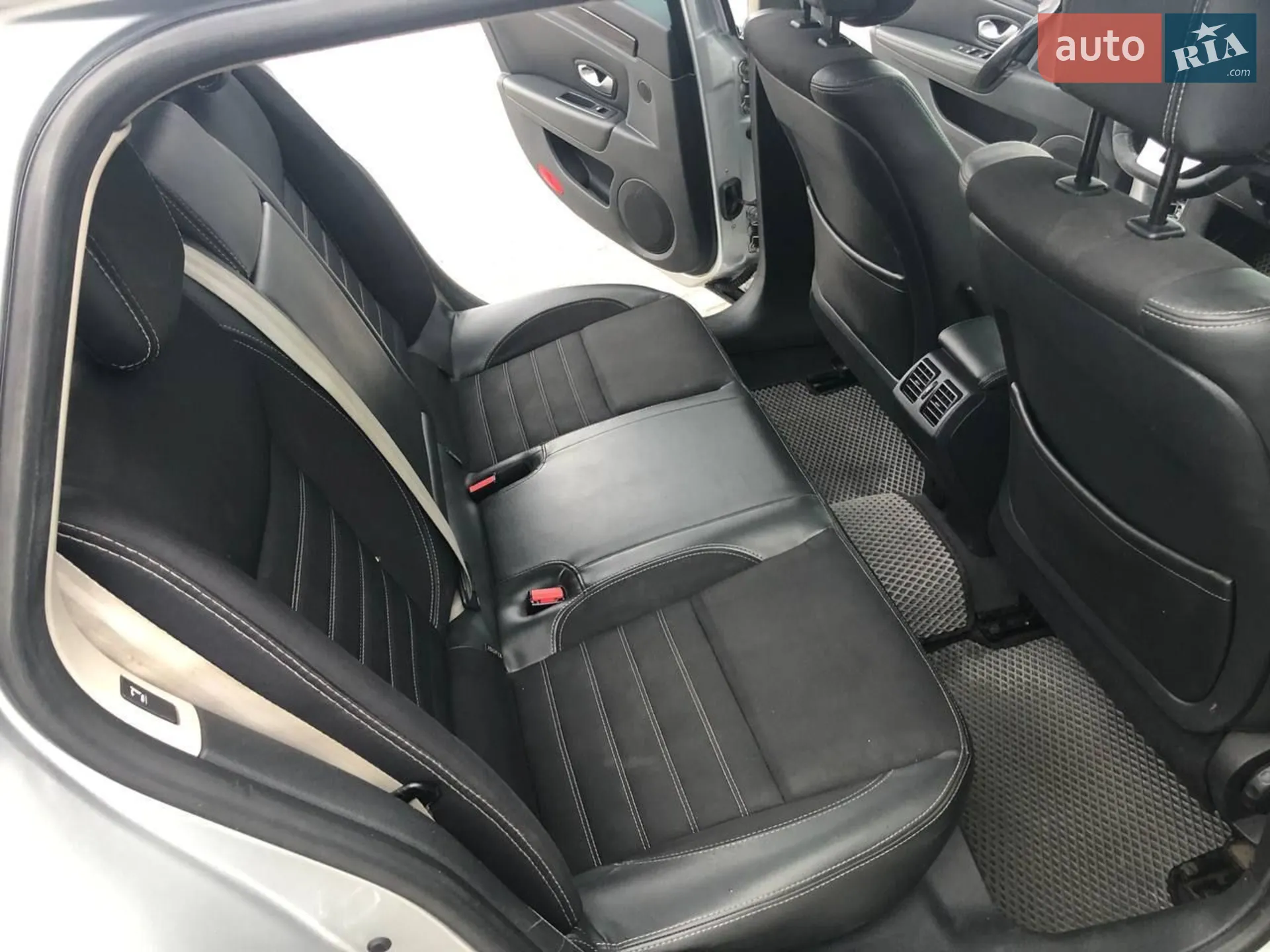 2012 Renault Laguna - мініатюра 16