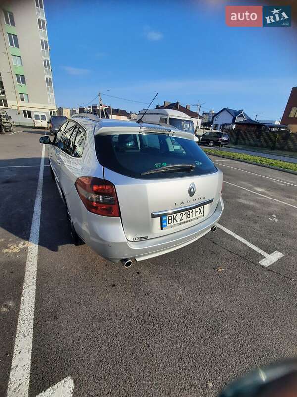 Универсал Renault Laguna 2011 в Ровно