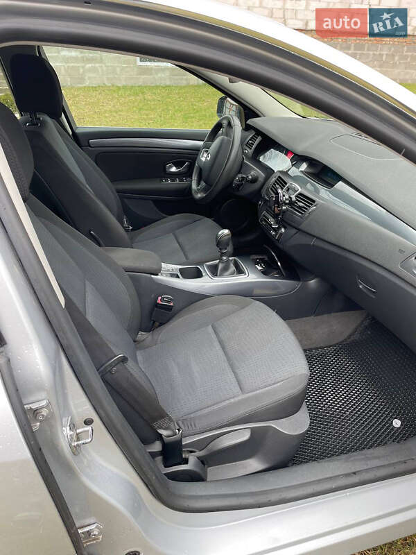 Универсал Renault Laguna 2010 в Костополе