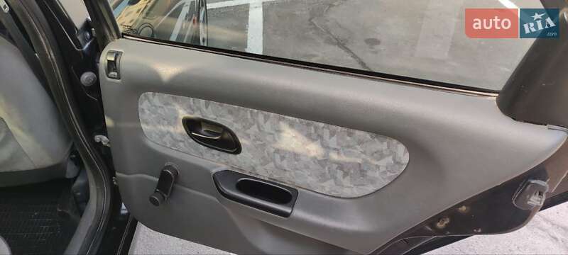 Универсал Renault Laguna 1997 в Волочиске