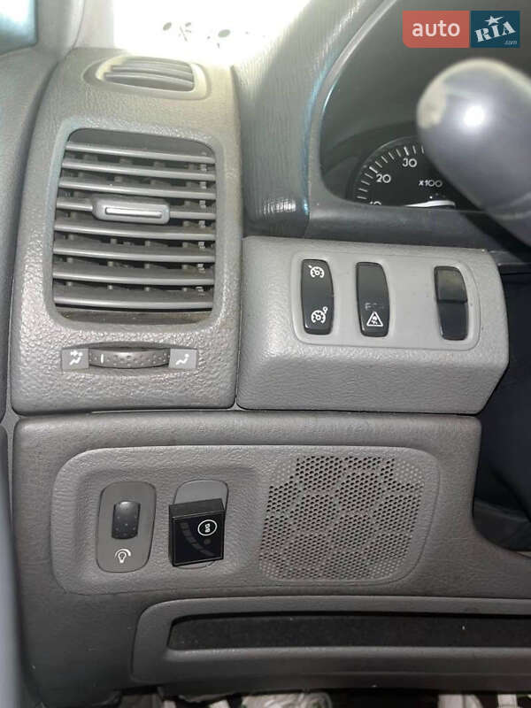 Лифтбек Renault Laguna 2001 в Львове фото 12 Лифтбек Renault Laguna 2001 в Львове