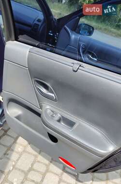 Лифтбек Renault Laguna 2005 в 