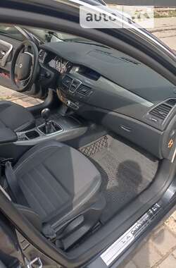 Лифтбек Renault Laguna 2011 в 