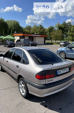 Лифтбек Renault Laguna 1996 в Ровно