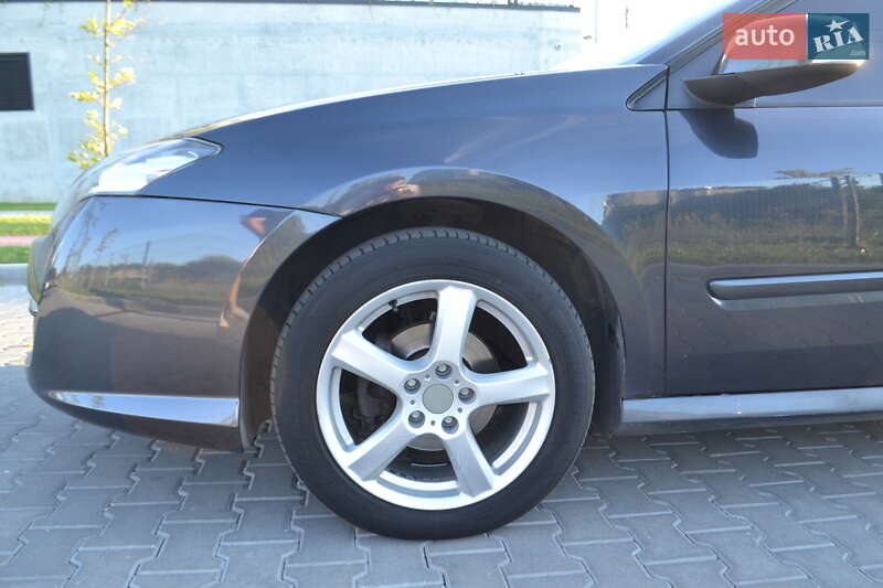 Лифтбек Renault Laguna 2008 в Львове