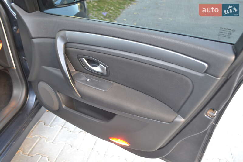 Лифтбек Renault Laguna 2008 в Львове