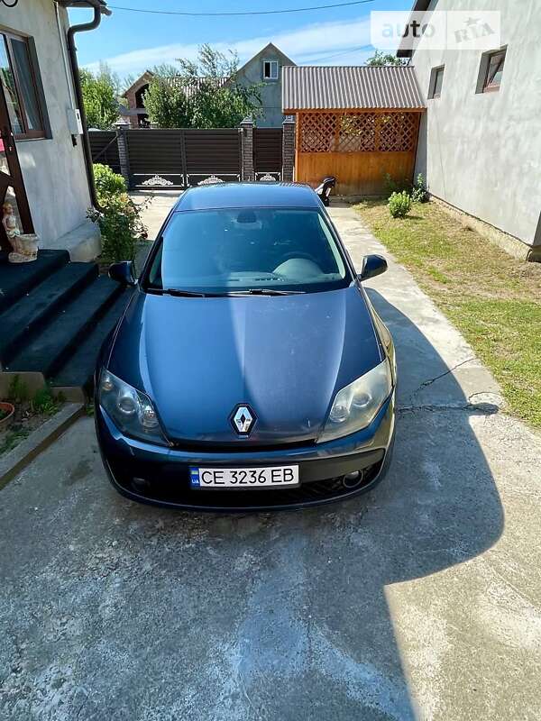 Ліфтбек Renault Laguna 2010 в Чернівцях