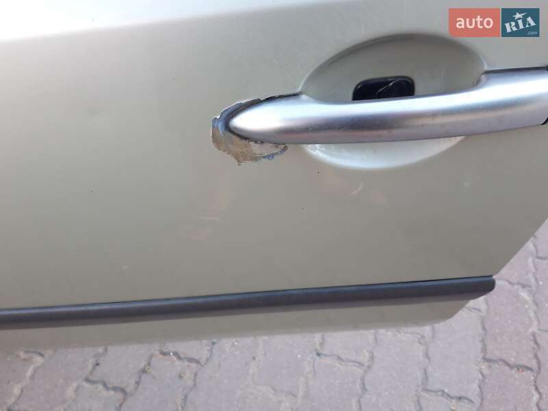 Ліфтбек Renault Laguna 2004 в Рівному фото 10 Ліфтбек Renault Laguna 2004 в Рівному