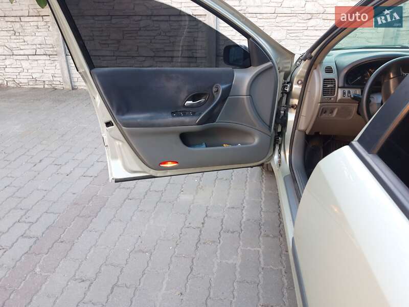 Ліфтбек Renault Laguna 2004 в Рівному фото 16 Ліфтбек Renault Laguna 2004 в Рівному