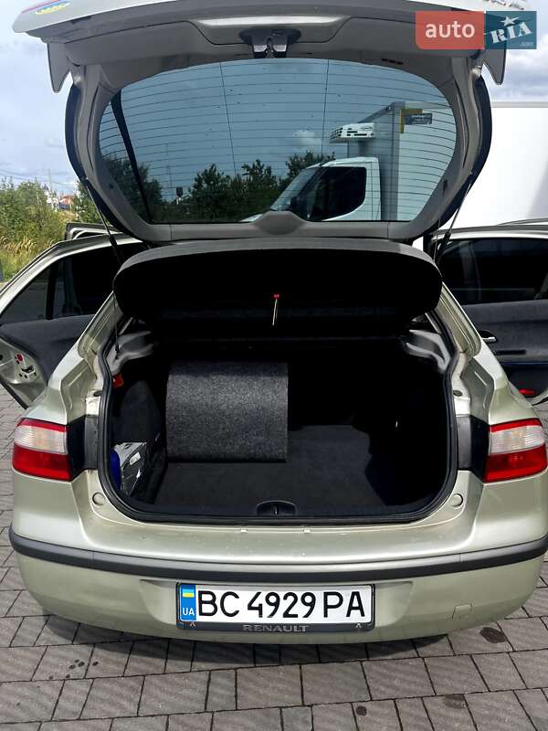 Ліфтбек Renault Laguna 2001 в Стрию