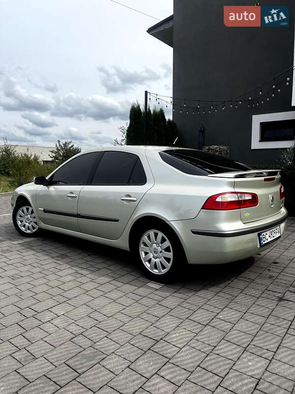 Ліфтбек Renault Laguna 2001 в Стрию