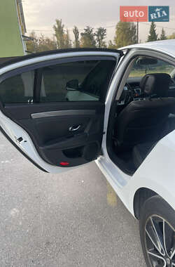 Лифтбек Renault Laguna 2013 в 