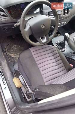 Лифтбек Renault Laguna 2009 в 