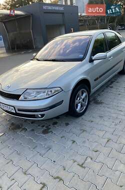 Ліфтбек Renault Laguna 2001 в Чернівцях