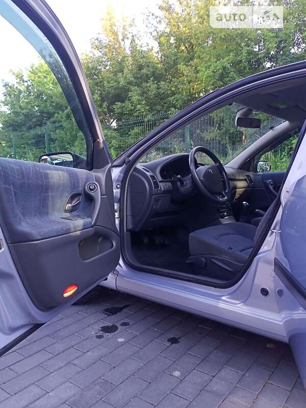 Лифтбек Renault Laguna 2001 в Ровно фото 9 Лифтбек Renault Laguna 2001 в Ровно