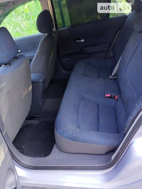 Лифтбек Renault Laguna 2001 в Ровно фото 10 Лифтбек Renault Laguna 2001 в Ровно