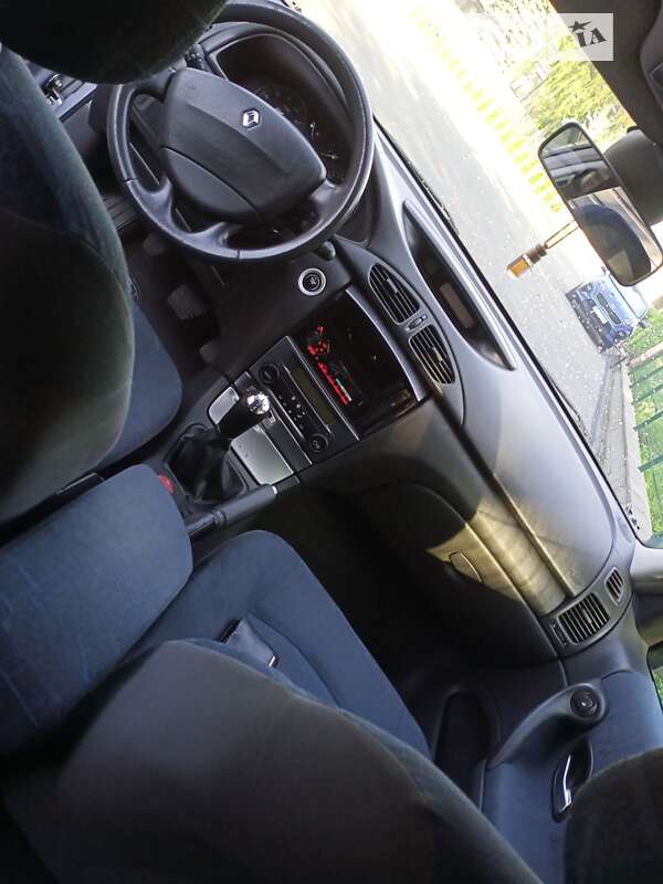 Лифтбек Renault Laguna 2001 в Ровно фото 11 Лифтбек Renault Laguna 2001 в Ровно