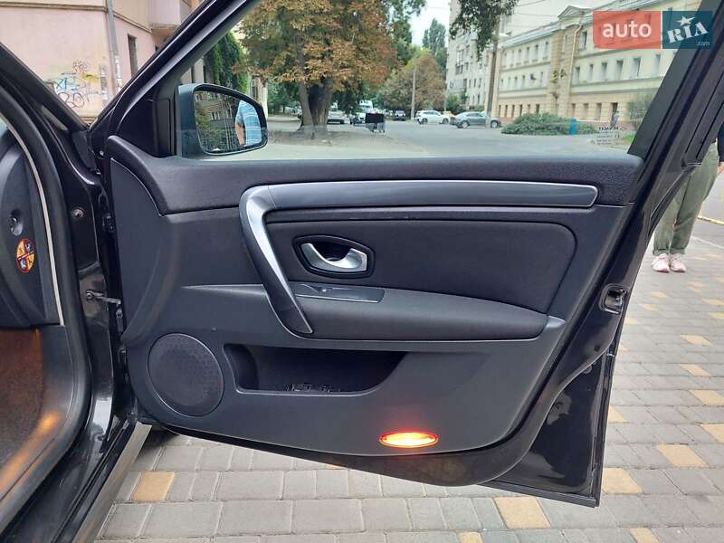 Универсал Renault Laguna 2010 в Одессе