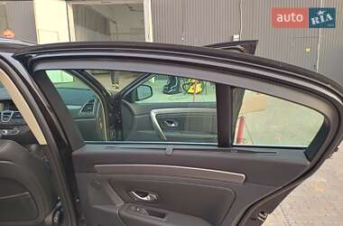 Лифтбек Renault Laguna 2012 в 