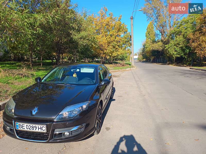 Лифтбек Renault Laguna 2012 в 