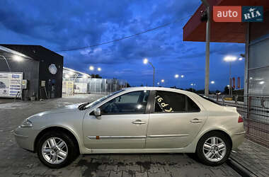 Лифтбек Renault Laguna 2004 в 