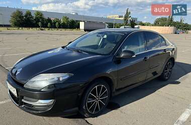 Лифтбек Renault Laguna 2014 в 
