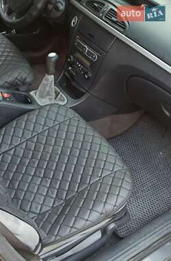 Ліфтбек Renault Laguna 2005 в 