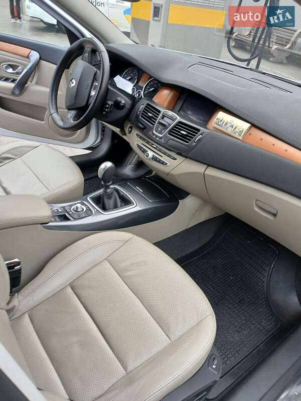 Універсал Renault Laguna 2010 в Чернівцях фото 28 Універсал Renault Laguna 2010 в Чернівцях