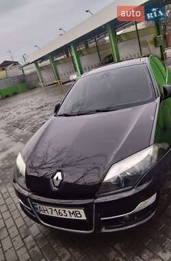 Лифтбек Renault Laguna 2011 в 