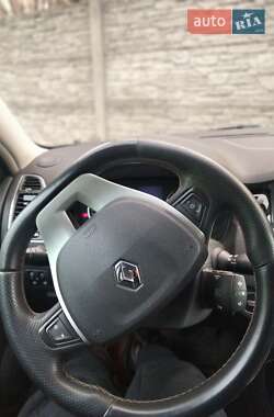Лифтбек Renault Laguna 2011 в 
