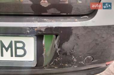 Лифтбек Renault Laguna 2011 в 
