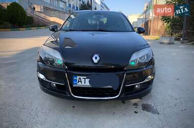Лифтбек Renault Laguna 2011 в 