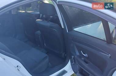 Лифтбек Renault Laguna 2009 в 
