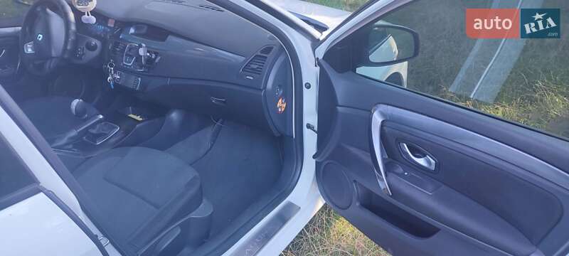 Лифтбек Renault Laguna 2009 в Звягеле