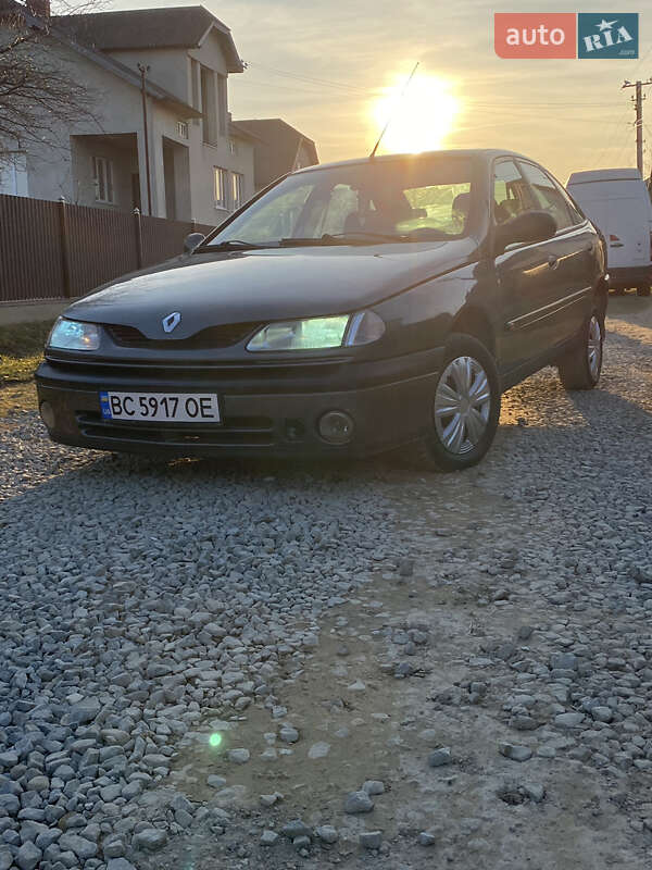 Ліфтбек Renault Laguna 1996 в Самборі