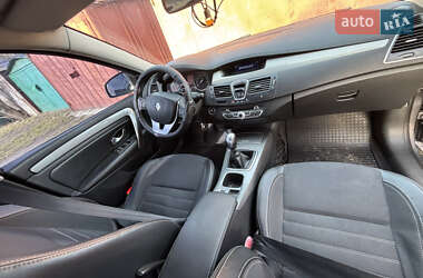 Лифтбек Renault Laguna 2011 в 