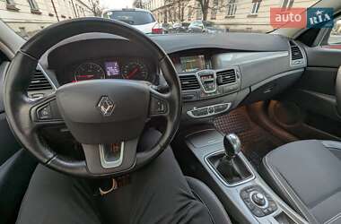 Лифтбек Renault Laguna 2011 в 