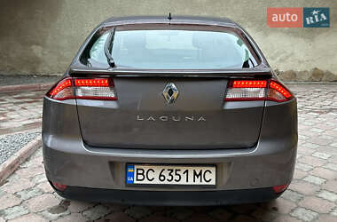 Лифтбек Renault Laguna 2011 в 