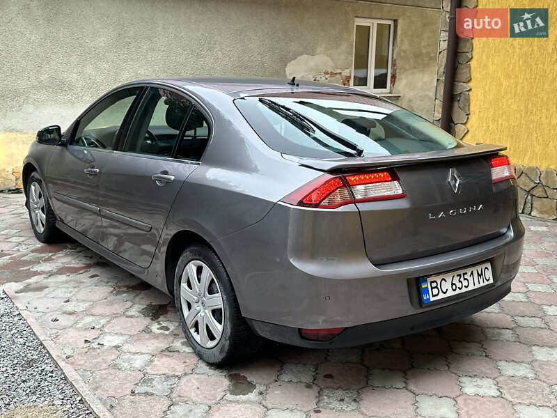 Лифтбек Renault Laguna 2011 в Львове
