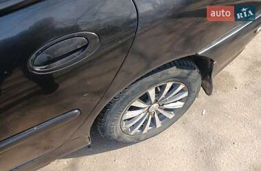 Лифтбек Renault Laguna 1996 в 