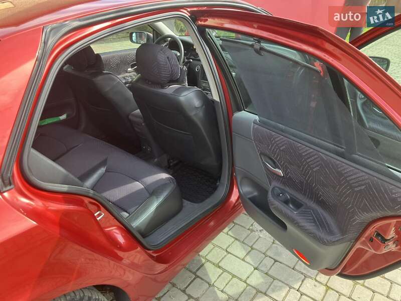 Лифтбек Renault Laguna 2002 в Долине